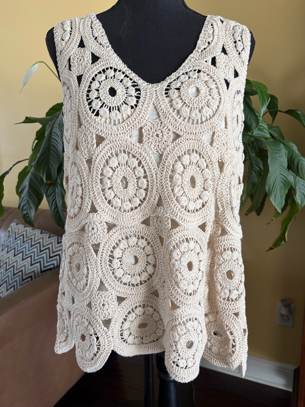 NWT Design History Boho Crochet Tank Top Cream Medallion Knit Vest- XL